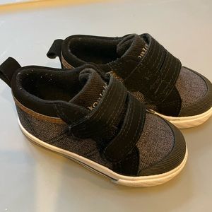 Koala kids baby sneaker size 4. Worn once.